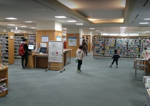 図書館　板橋区立赤塚図書館（図書館）まで966m