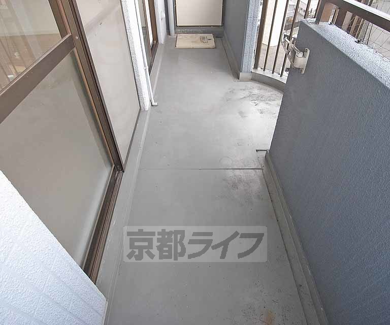 バルコニー　広めのバルコニーは干しやすいです