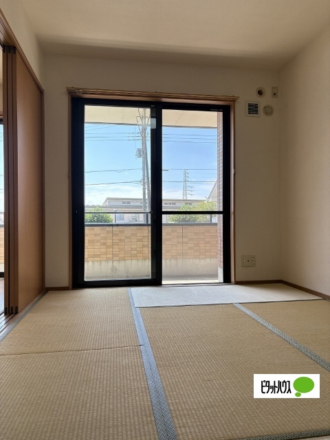 コーポ・アヴェニールの居間写真