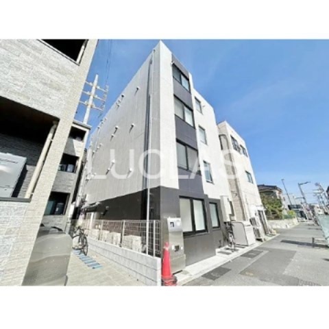 建物外観　『想いの先を照らし出す。』信頼が必要だからこそ、弊社へお任せ