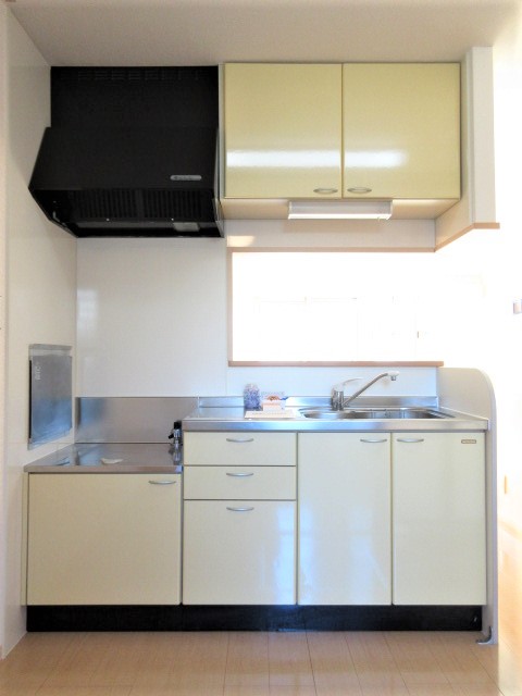 キッチン　写真は別の部屋のものです。