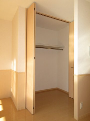 収納　写真は別の部屋のものです。