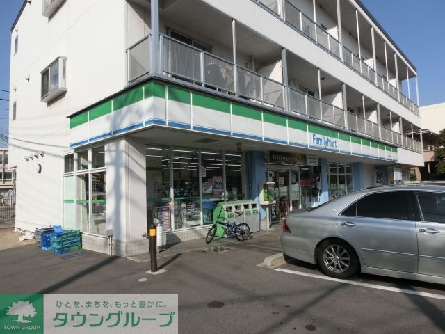 コンビニ　ファミリーマート（コンビニ）まで565m