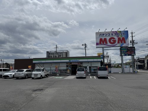 コンビニ　ファミリーマート　四日市富士町店（コンビニ）まで358m