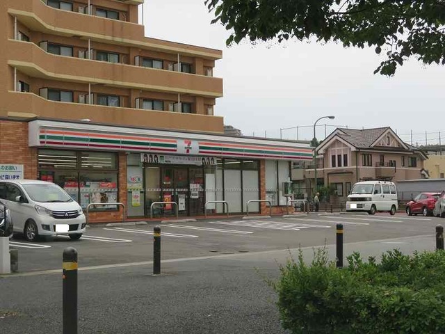 コンビニ　セブンイレブン（コンビニ）まで230m
