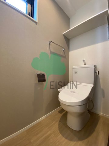 トイレ　温水洗浄付きトイレです！