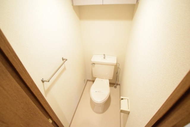 トイレ　※写真は別室です