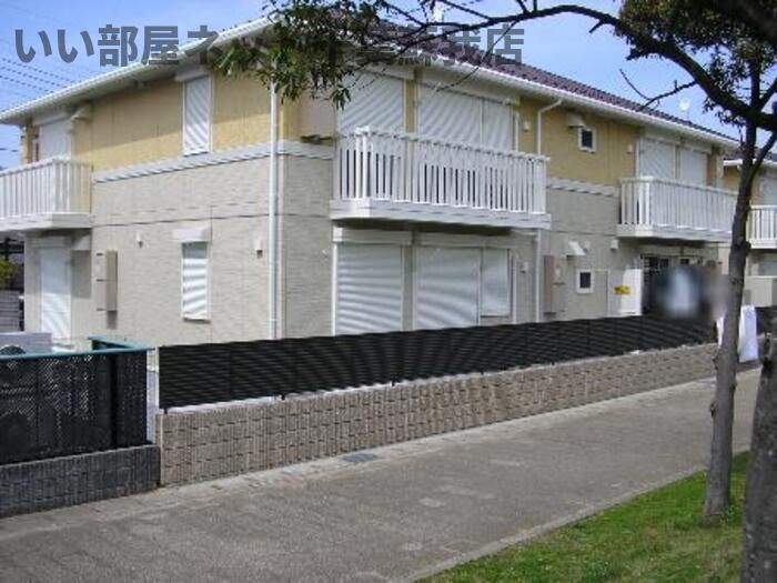 建物外観　落ち着いた雰囲気の外観です