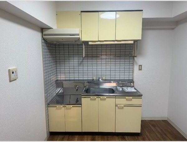キッチン　初期費用分割可★ご希望の場所まで無料送迎サービス付♪