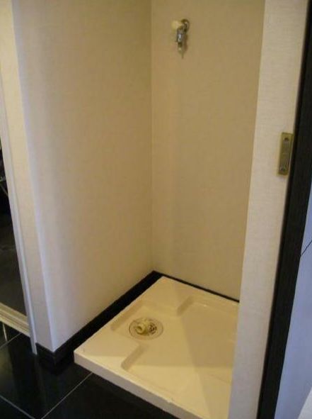 玄関　弊社は都内全域の物件をご紹介可能です！