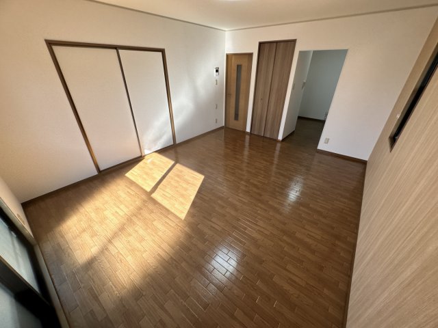 ラ・フォーレ C棟の居間写真