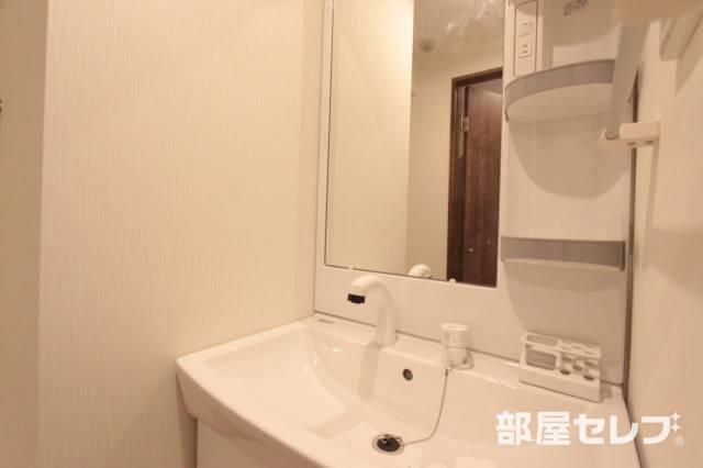 洗面設備　洗面台もきれいですね
