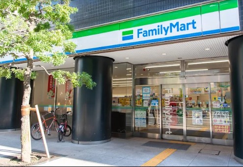 コンビニ　ファミリーマート芝公園店（コンビニ）まで211m
