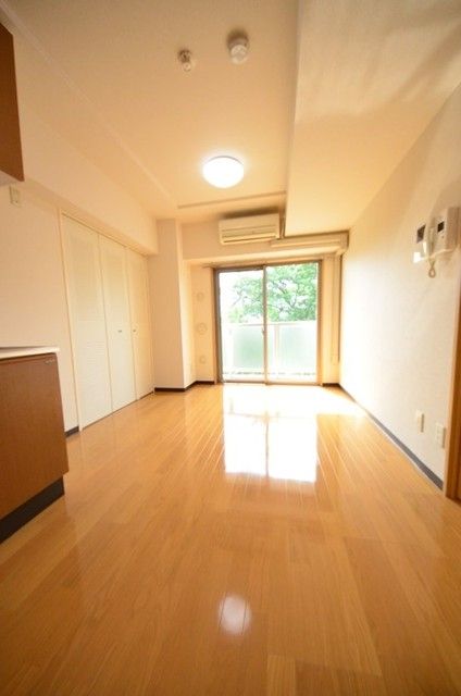 京王井の頭線 高井戸駅 徒歩4分 6階建 築21年の居間写真