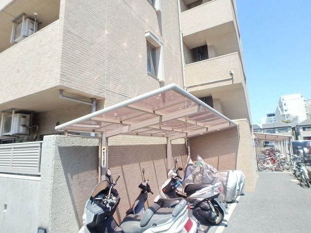 駐車場　★屋根付き駐輪場★