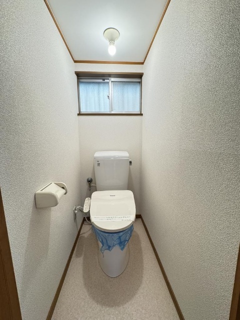 伊藤様戸建 東棟のトイレ写真