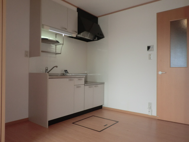 ＪＲ山陽本線 明石駅 バス乗車時間：18分 最寄りバス停で下車 徒歩2分 2階建 築21年の居間写真