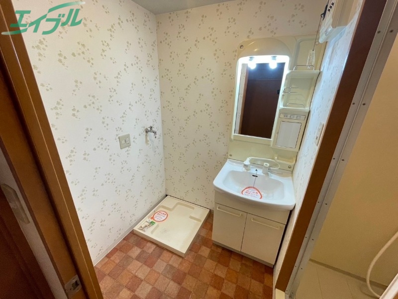 洗面設備　同物件反転タイプ参考写真