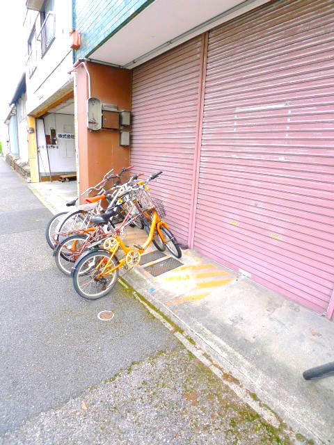 地下鉄鶴舞線 大須観音駅 徒歩5分 4階建 築61年の外観写真