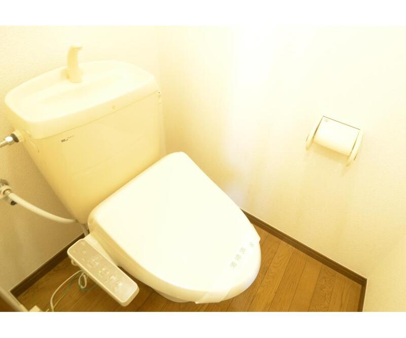 ＪＲ山手線 恵比寿駅 徒歩7分 2階建 築28年のトイレ写真
