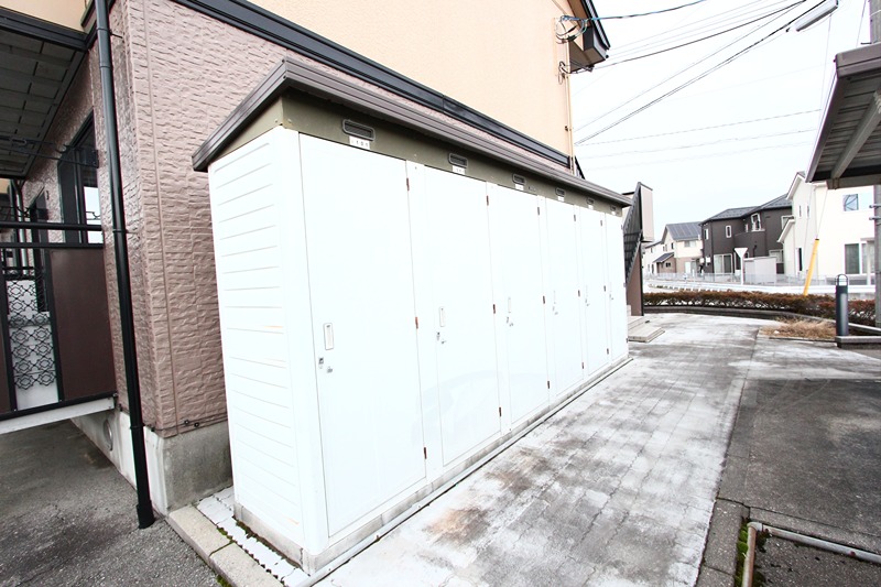 富山地鉄本線 東新庄駅 徒歩25分 2階建 築31年の外観写真