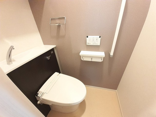 地下鉄長堀鶴見緑地線 門真南駅 徒歩12分 3階建 築3年のトイレ写真