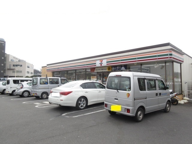 コンビニ　セブンイレブン（コンビニ）まで600m