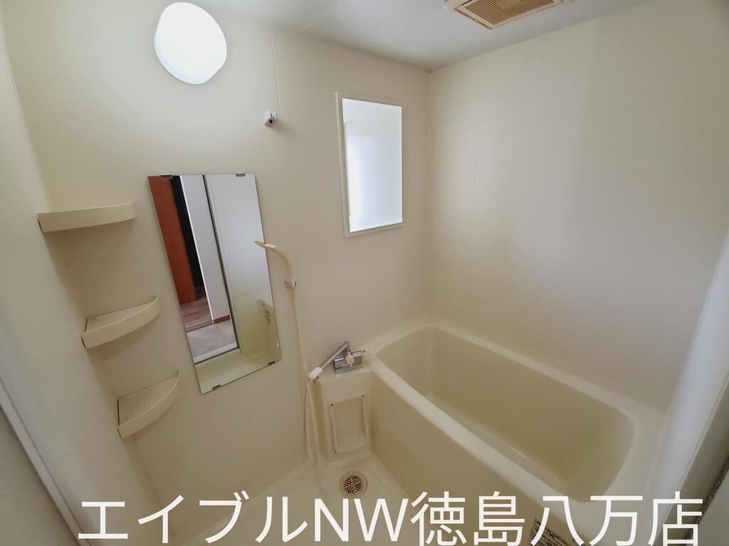 ＪＲ牟岐線 阿波富田駅 徒歩47分 3階建 築24年の風呂写真