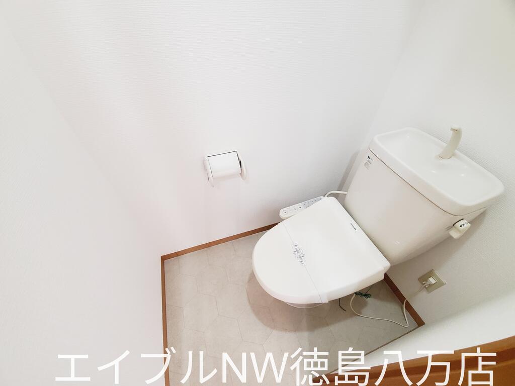 ＪＲ牟岐線 阿波富田駅 徒歩47分 3階建 築24年のトイレ写真
