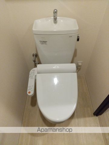 都営大江戸線 西新宿五丁目駅 徒歩9分 5階建 築13年のトイレ写真