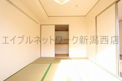 シャンドフレール黒埼Eの内装写真