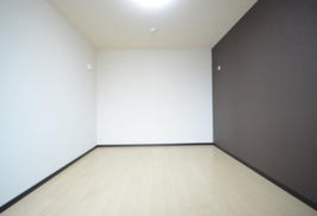 ラメゾン向陵中町I番館の居間写真