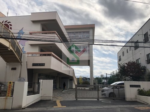 小学校　新座市立八石小学校（小学校）まで412m
