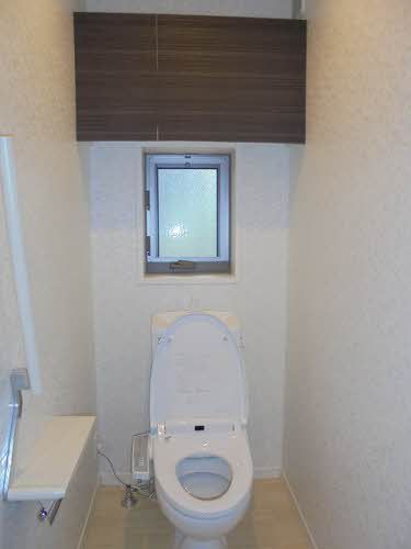 下関市 3階建 築10年のトイレ写真
