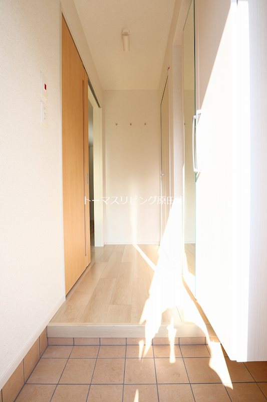 玄関　101号室写真