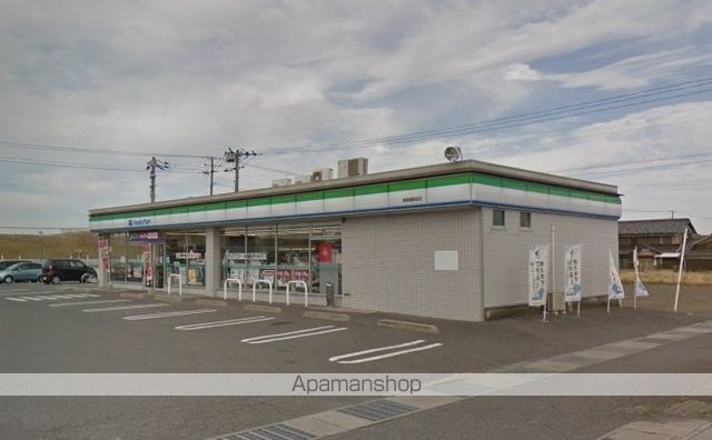 コンビニ　ファミリーマート（コンビニ）まで959m
