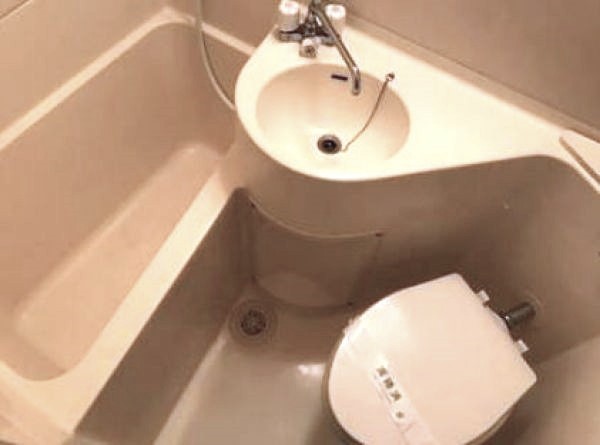 ＪＲ山手線 田町駅 徒歩9分 10階建 築42年のトイレ写真