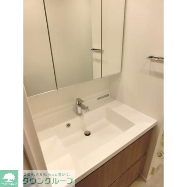 洗面設備　※写真は同タイプ住戸です。