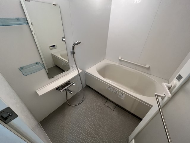 バス・シャワールーム　※別部屋参考写真