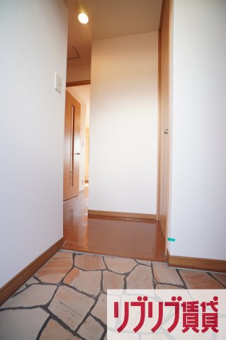 ＪＲ総武線 西千葉駅 徒歩7分 2階建 築23年の玄関写真