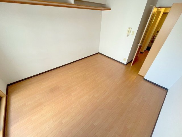 M’プラザ新大阪駅前の居間写真