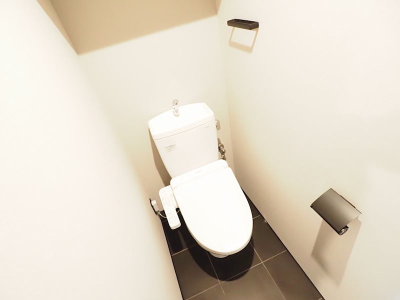 京王線 笹塚駅 徒歩10分 4階建 築6年のトイレ写真