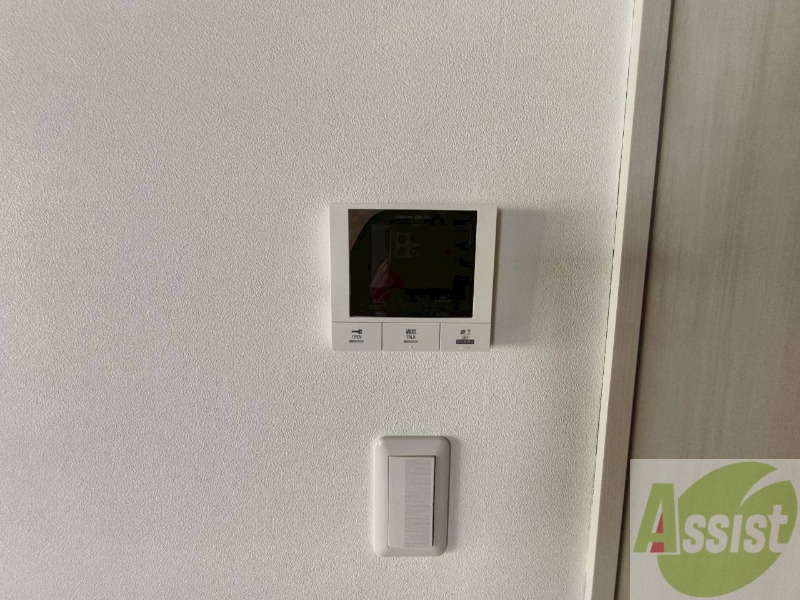 その他　ＴＶモニター付インターホンです。来客者の顔が見えるので安心！