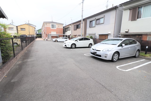 駐車場　敷地内駐車場