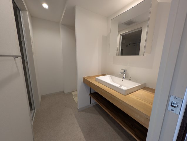 洗面設備　※同タイプの別のお部屋の写真です。
