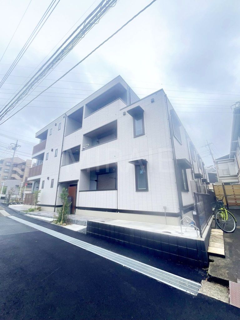建物外観　駐車場