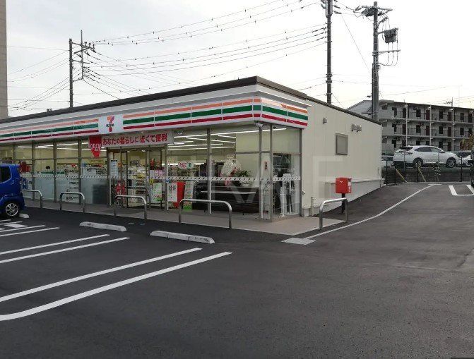コンビニ　セブンイレブン相模原鵜野森3丁目店（コンビニ）まで180m