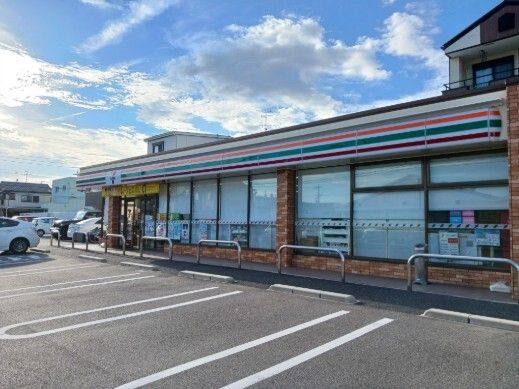 コンビニ　セブンイレブン（コンビニ）まで100m