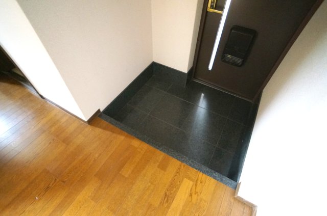 ハイドパーク八木の玄関写真