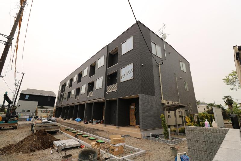 ＪＲ京浜東北線 浦和駅 バス乗車時間：20分 最寄りバス停で下車 徒歩8分 築4年